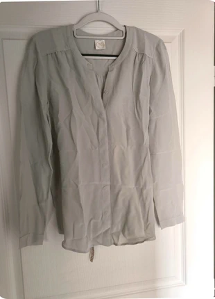 Chemisier en soie Des Petits Hauts gris taille 1, marque: Des Petits Hauts, état: Neuf sans étiquette, taille: S / 36 / 8, 17,90 €, 19,50 € Protection acheteurs incluse