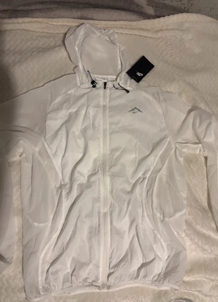 Veste Nike Trail, merk: Nike, staat: Nieuw met prijskaartje, maat: M, € 45,99, € 48,99 inclusief Kopersbescherming