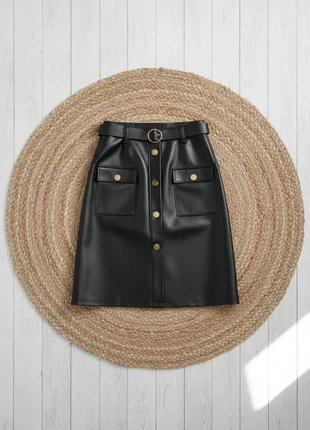 Jupe noire en simili cuir, marca: Firferie, estado: Muito bom, tamanho: S / 36 / 8, €35.90, €38.40 inclui Proteção do Comprador