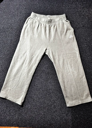 Jogging Nike (vert olive), Taille L, brand: Nike, condizioni: Ottime, taglia: L, €20.00, €21.70 include la Protezione acquisti