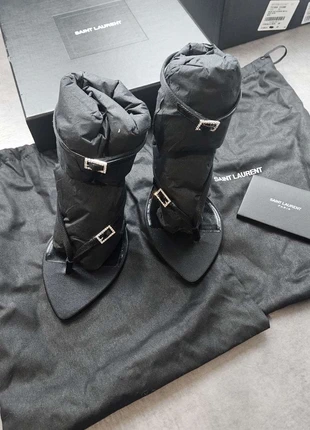Paire de talons Saint Laurent Sandal Gippy Tongs • Taille 36,5 • couleur noir cuir, merk: Saint Laurent, staat: Nieuw zonder prijskaartje, maat: 36.5, € 420,00, € 441,70 inclusief Kopersbescherming