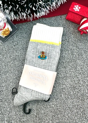 Chaussettes Vivienne Westwood – Gris clair côtelé bande jaune – Made in Japan, marque: Vivienne Westwood, état: Très bon état, taille: Taille unique, 12,00 €, 13,30 € Protection acheteurs (Pro) incluse