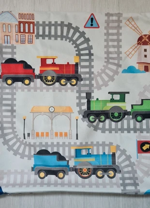 kussenhoes 40x40 cm wit stoomtrein, merk: onbekend, staat: Als nieuw, maat: 40 x 40 cm, € 5,00, € 5,95 inclusief Kopersbescherming