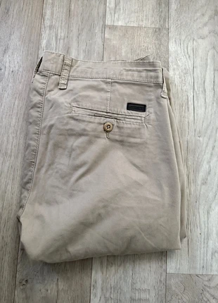 Chino Carhartt, marque: Carhartt, état: Très bon état, taille: M, 12,00 €, 13,30 € Protection acheteurs incluse