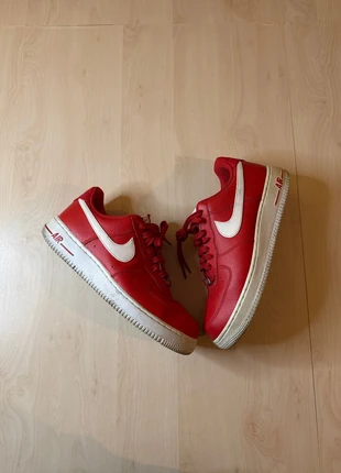 Nike air force 1 rouge taille 42, marke: Nike, zustand: Gut, größe: 42, 38,00 €, 40,60 € inklusive Vinted-Käuferschutz