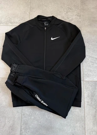 Ensemble survêtement de sport homme – Nike Pro – Noir – Haut M & Bas L – Super état, merk: Nike, staat: Heel goed, maat: M, € 60,00, € 63,70 inclusief Kopersbescherming