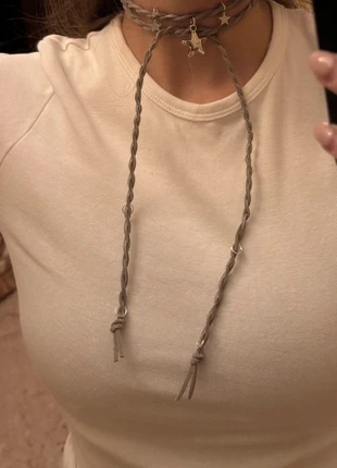 *Choker panna intrecciato con charm stelline argentate – fatto a mano*, marca: Lavorazione Artigiana, estado: Novo com etiquetas, €15.00, €16.45 inclui Proteção do Comprador