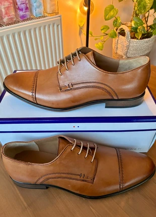 Chaussures en Cuir marron à lacets André Pointure 44, marque: André, état: Neuf avec étiquette, taille: 44, 39,50 €, 42,18 € Protection acheteurs incluse