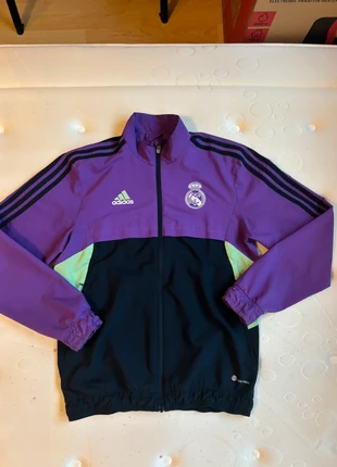 Haut du Réal Madrid saison 23/24, brand: adidas, condizioni: Ottime, taglia: S, €15.00, €16.45 include la Protezione acquisti