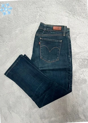 Jean Levi’s Demi Curve Straight bleu marine W30L28, marke: Levi's, zustand: Sehr gut, größe: W30 | DE 46, 22,40 €, 24,22 € beinhaltet Vinted-Käuferschutz Pro