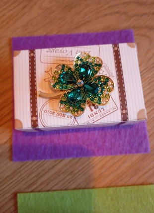 Broche avec la boîte, brand: luxe.fr, condition: Very good, €5.00, €5.95 includes Buyer Protection Pro