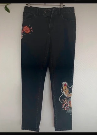 Jean noir femme avec broderies Jennyfer, marque: Jennyfer, état: Très bon état, taille: M / 38 / 10, 7,50 €, 8,58 € Protection acheteurs incluse