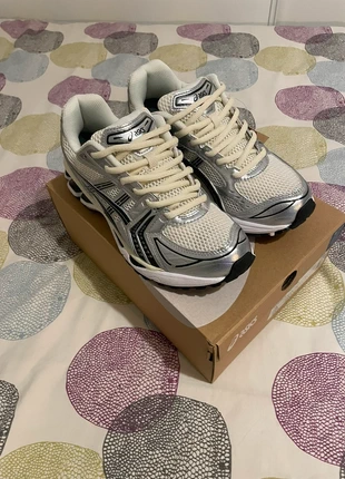 Asics Kayano 14, marca: Asics, estado: Novo com etiquetas, tamanho: 42,5, €120.00, €126.70 inclui Proteção do Comprador