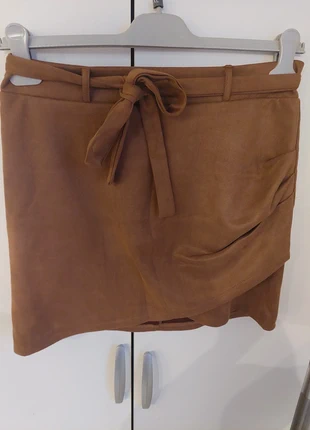 Jupe suédine camel, marque: Shein, état: Neuf sans étiquette, taille: L / 40 / 12, 5,00 €, 5,95 € Protection acheteurs incluse