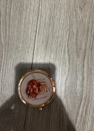 Miroir griffondor, marca: WB, estado: Novo sem etiquetas, €6.00, €7.00 inclui Proteção do Comprador