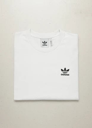 T Shirt Adidas Blanc Taille L, marke: adidas, zustand: Sehr gut, größe: L, 15,00 €, 16,45 € inklusive Vinted-Käuferschutz