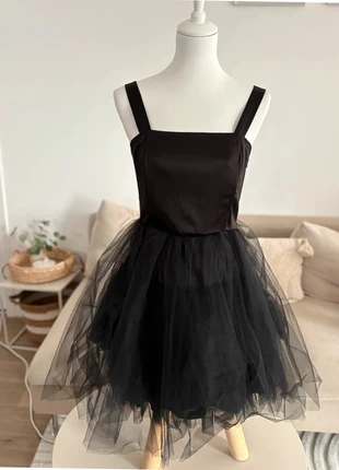 Robe soiree cocktail bustier Naf Naf noire | Tulle & satin | Élégante & féminine | Taille 36, marke: Naf Naf, zustand: Sehr gut, größe: S / 36 / 8, 15,90 €, 17,40 € beinhaltet Vinted-Käuferschutz Pro