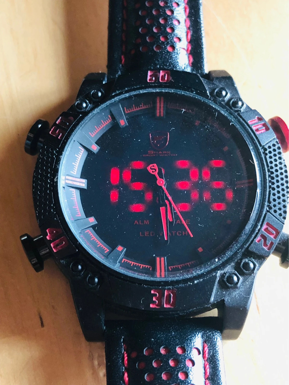 Shark sport 2025 watch ds019l