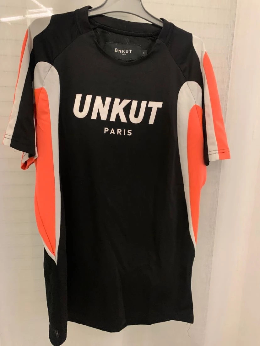 T shirt unkut paris Vinted