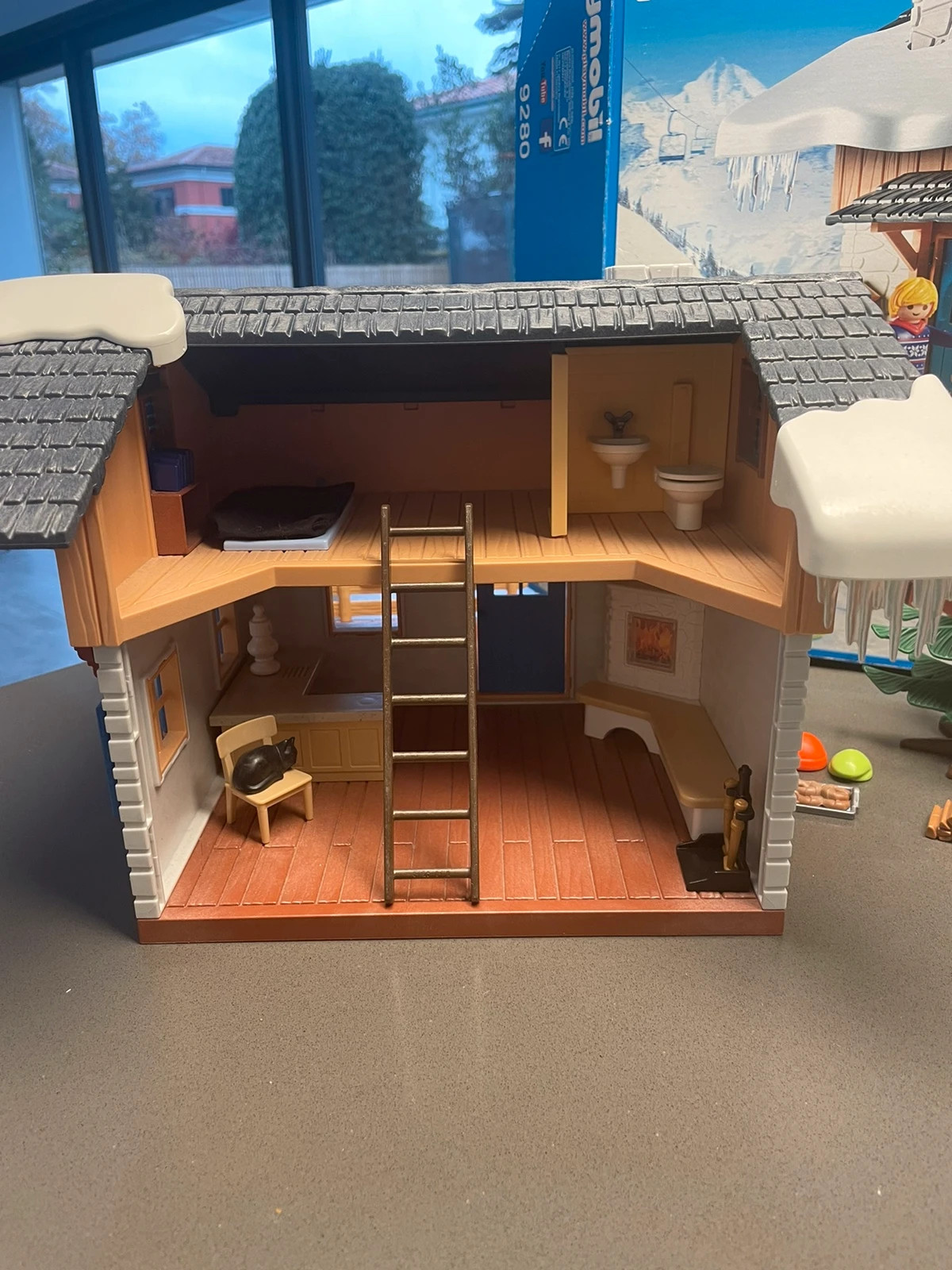 Playmobil chalet et ses skieurs - Playmobil | Beebs