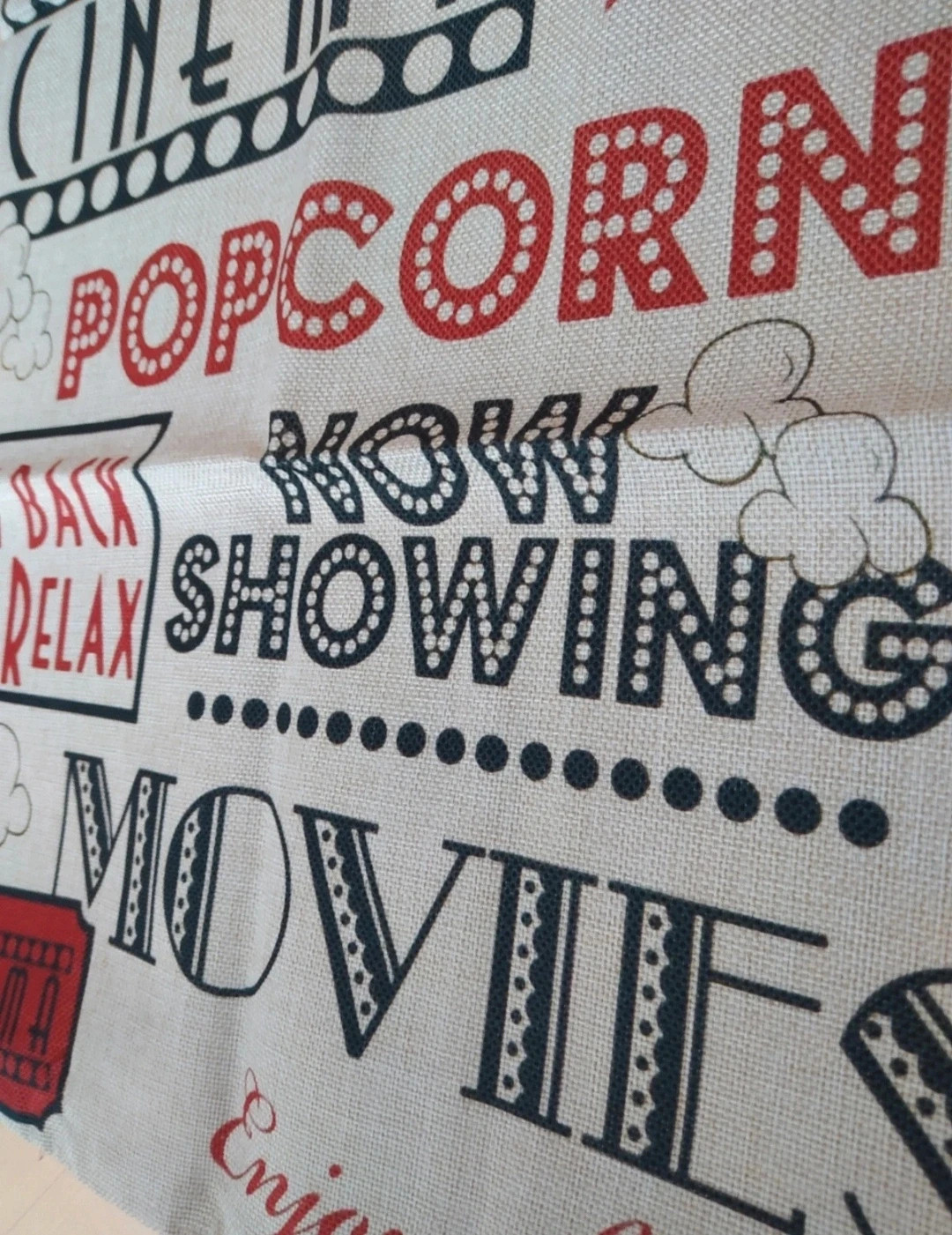 Filmowa poszewka na poduszkę 44x44 kino popcorn show movie cinema enjoy