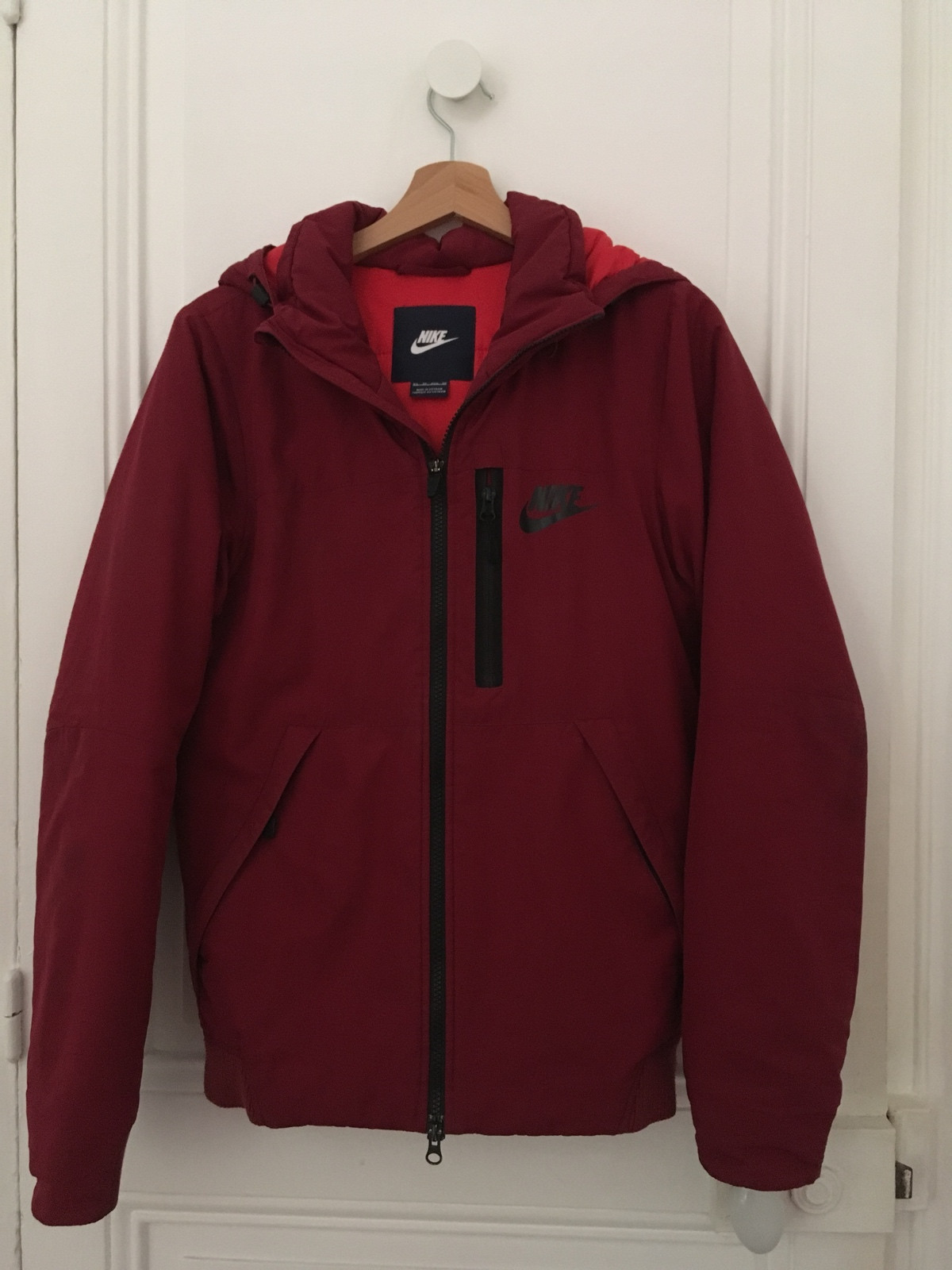 Nike Doudoune - M Primaloft® Filled Jacket M Nk Sf Wr (Bordeaux) -  Vêtements chez Sarenza (600844)