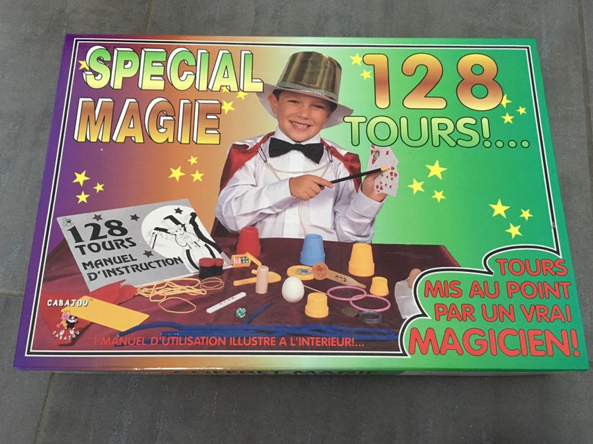 Coffret de Magie Enfant : Chapeau magicien avec 150 tours