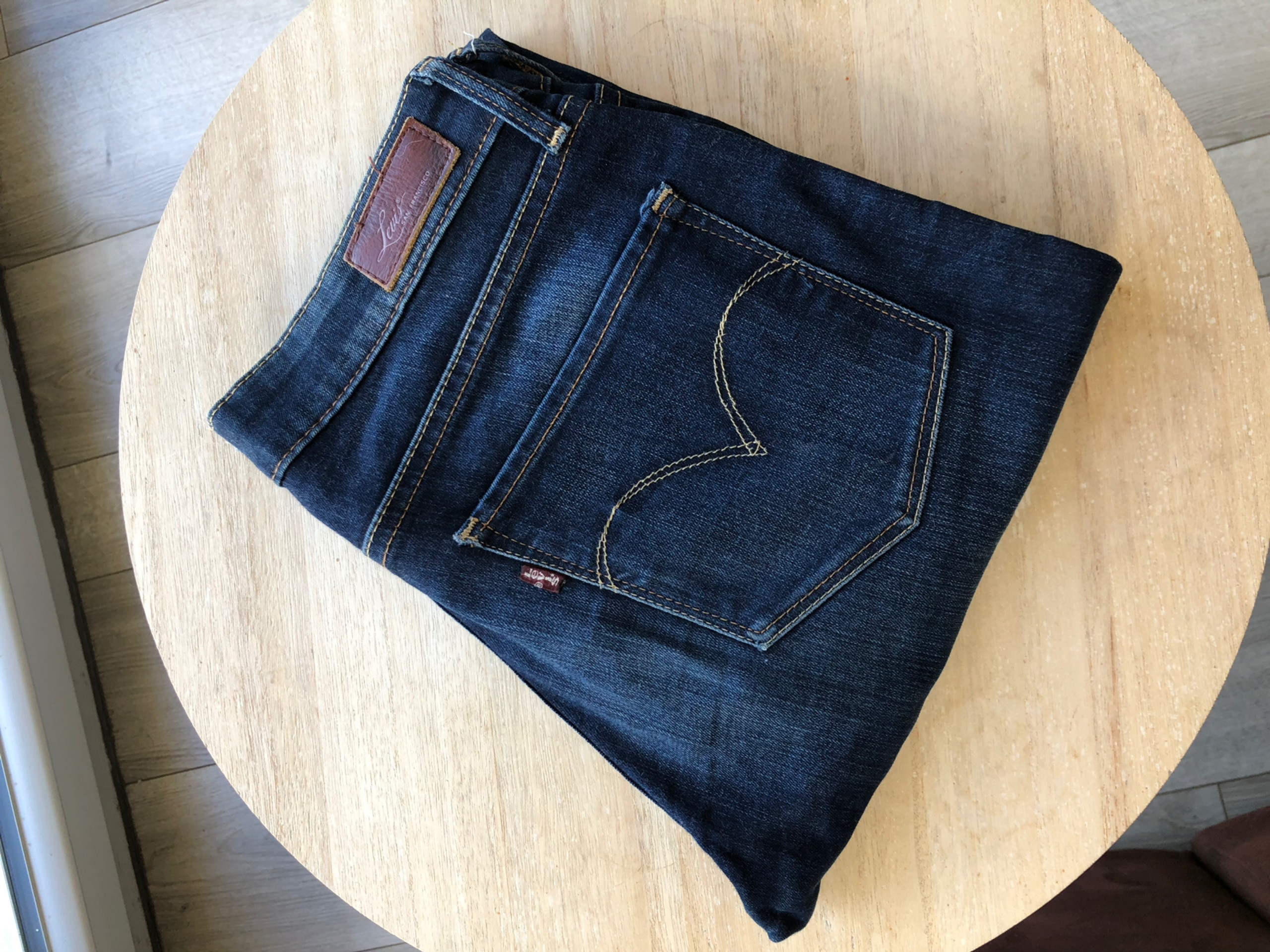 Levis 25 cheap demi curve