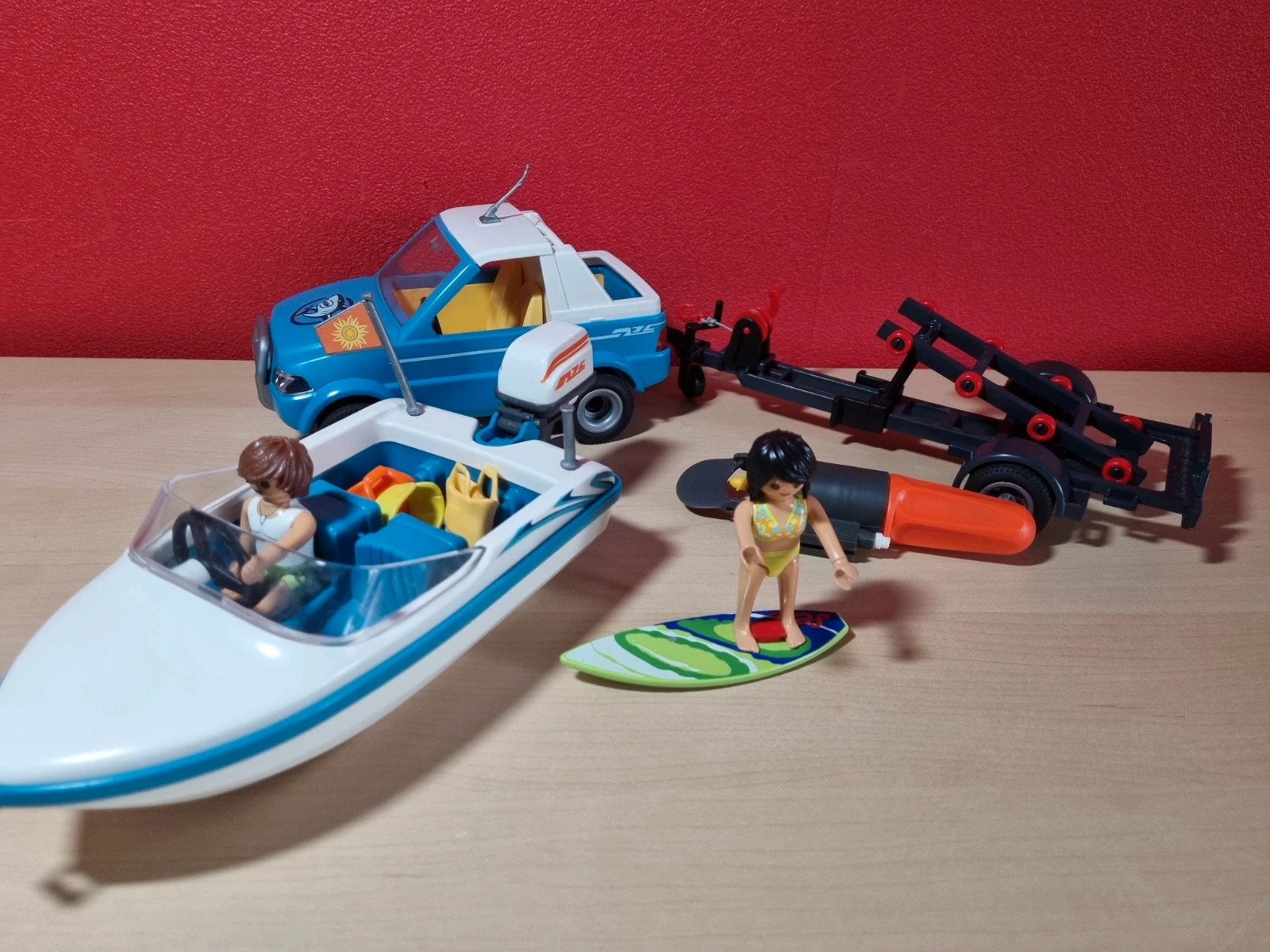 Playmobil Summer Fun 6864 Voiture avec bateau et moteur