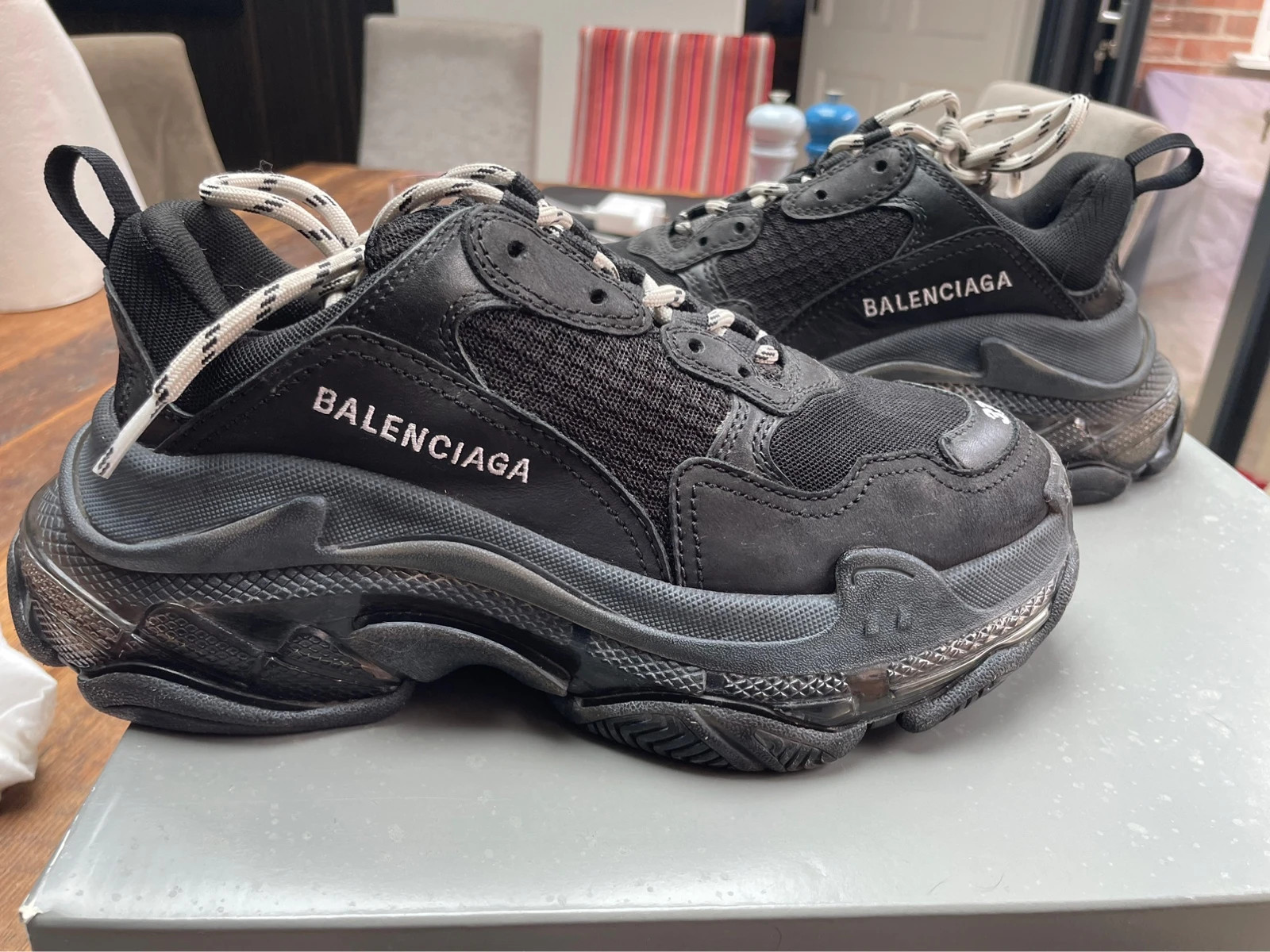 Balenciaga triple S Vinted