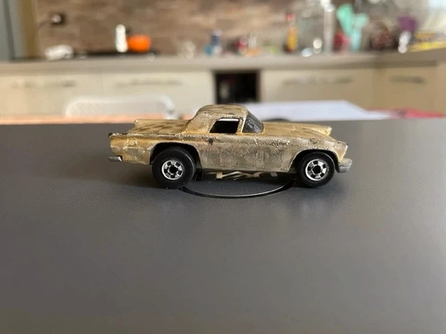 Hot wheels Ford Thunderbird gold
