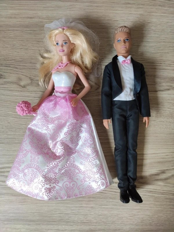 Duo Barbie et Ken mariés