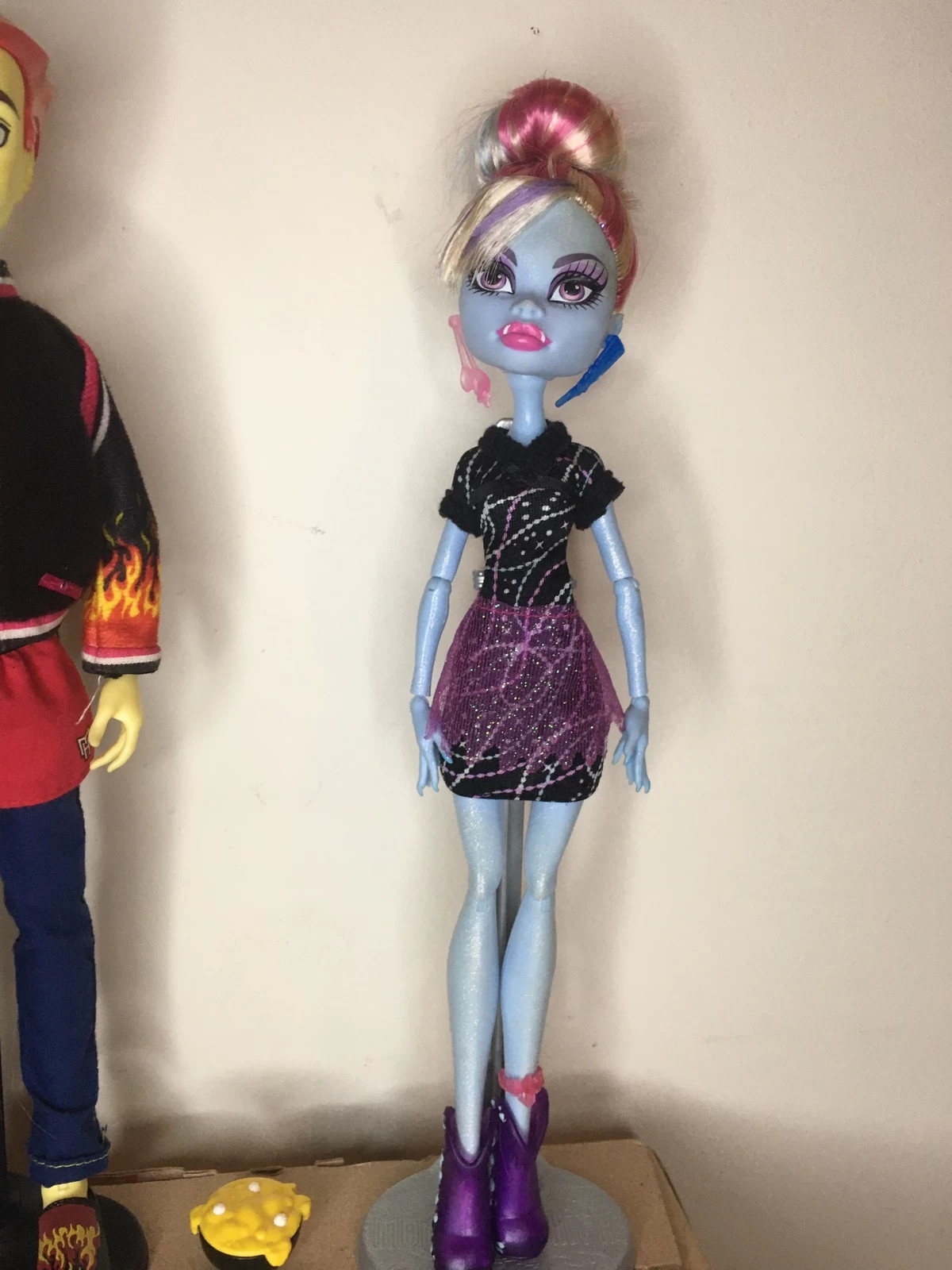 Monster High- Thomas CRAME ET Abbey BOMINABLE MONSTERHIGH Poupées et  Figurines, BBC82, Multicolore : : Jeux et Jouets