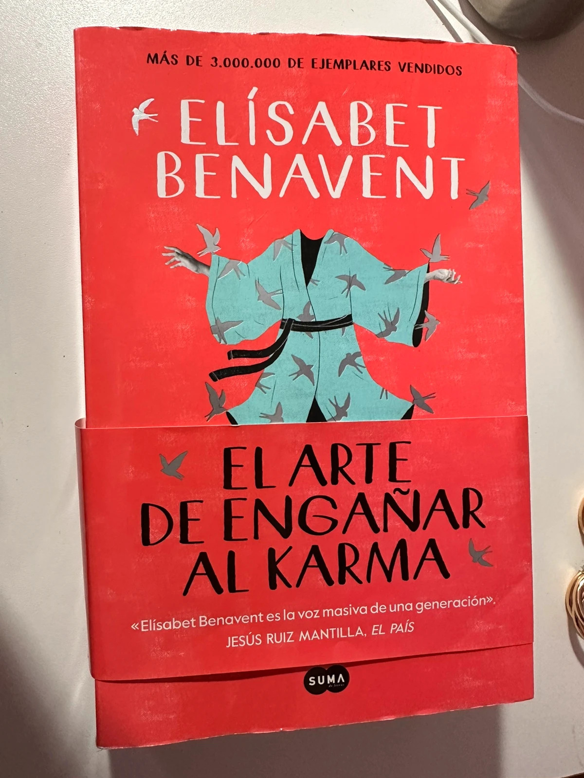 Libro Elisabet Benavent El arte de engañar al karma