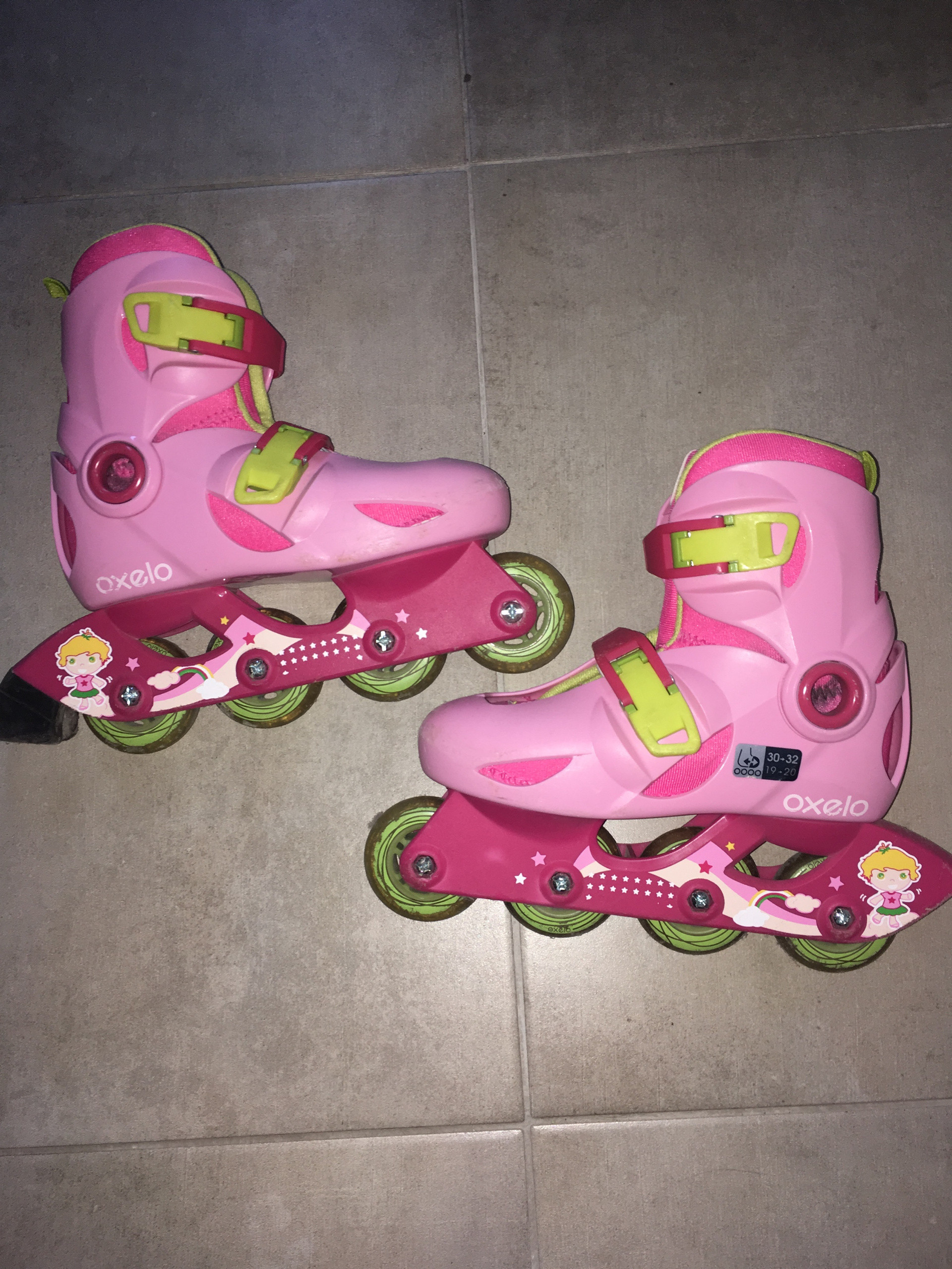 Roller fille rose Oxelo taille 28-30 et protection XXS