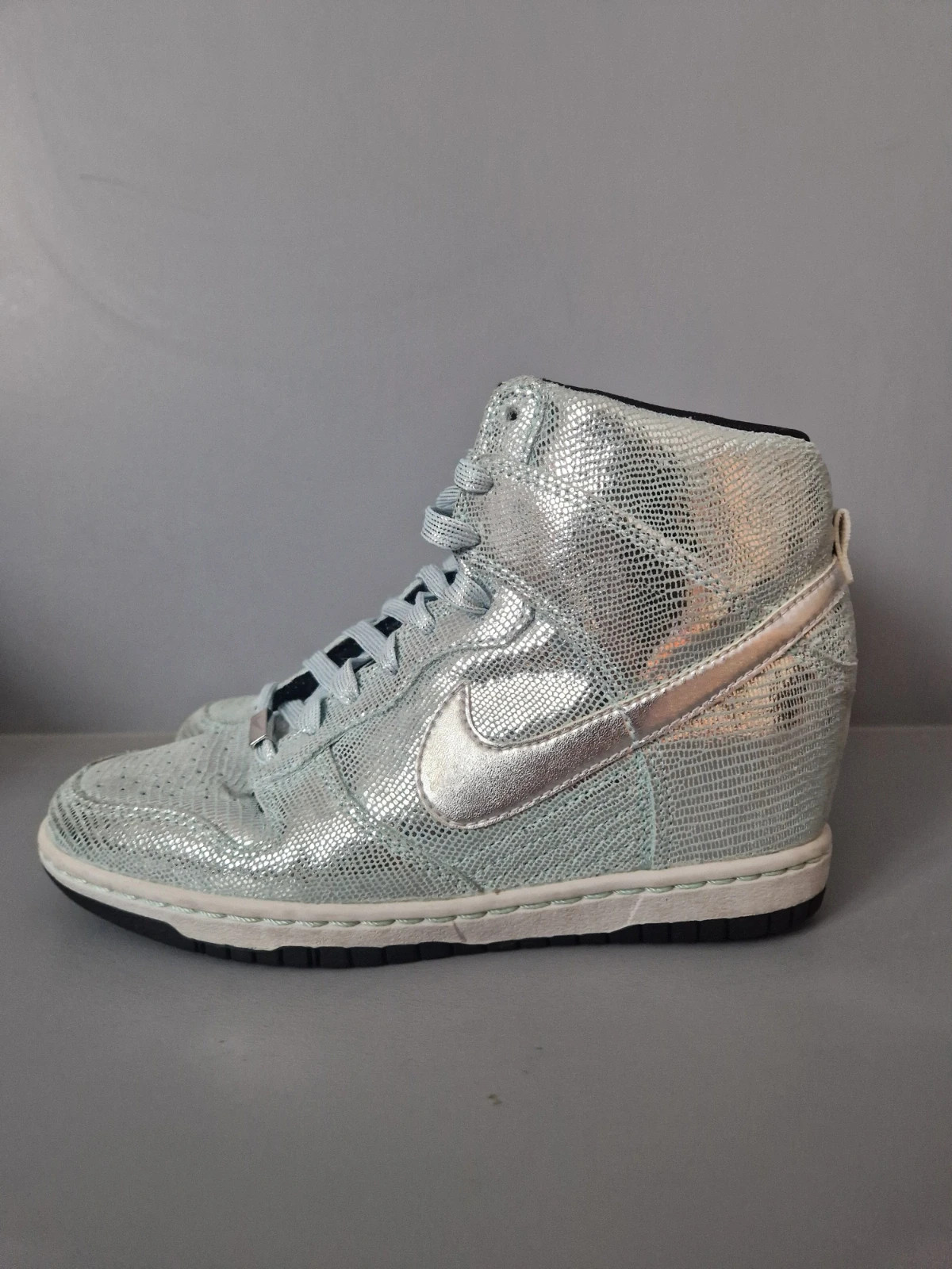 Where can i buy nike wedge sneakers hotsell