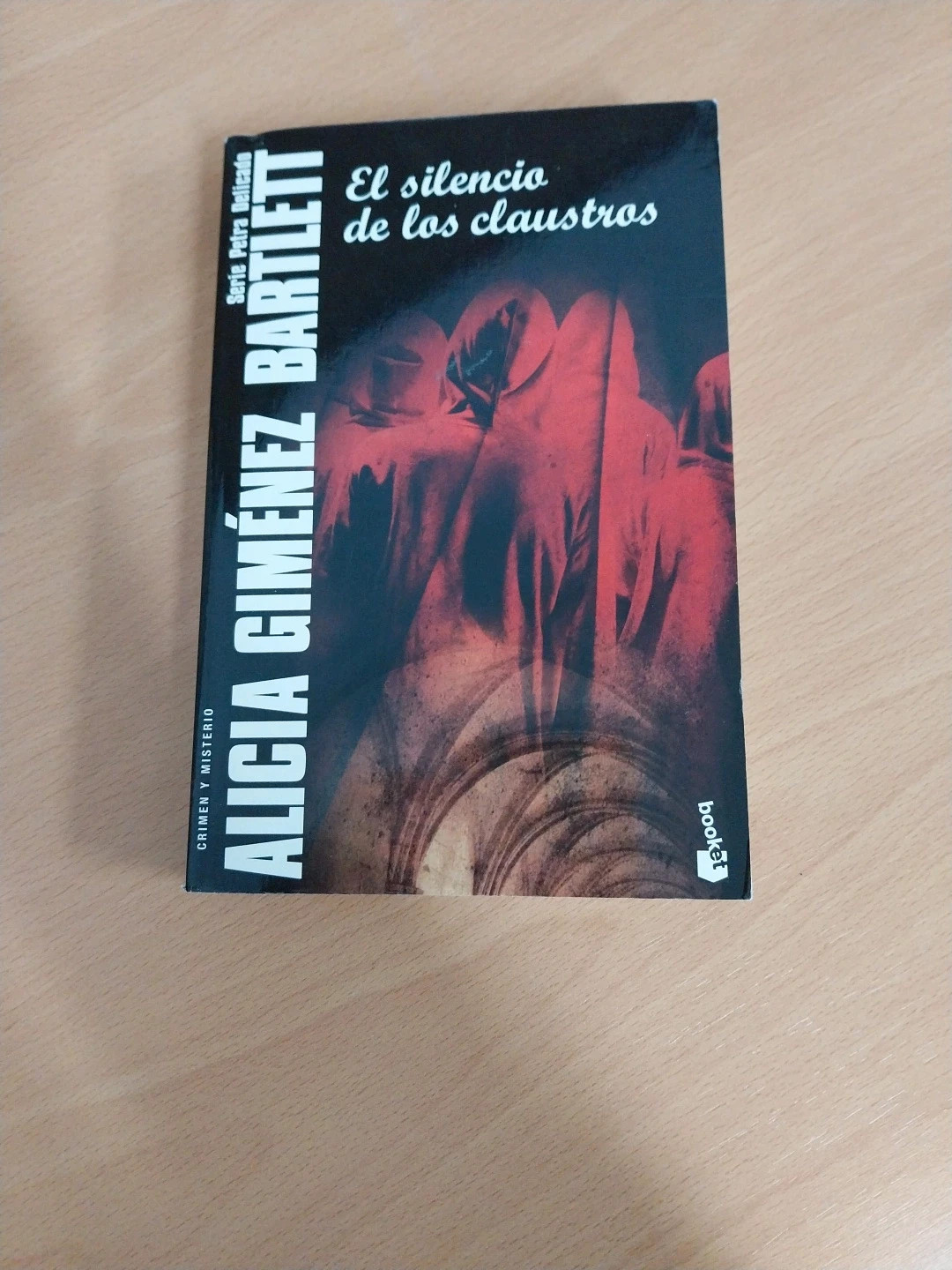 Serie Petra Delicado: EL SILENCIO DE LOS CLAUSTROS