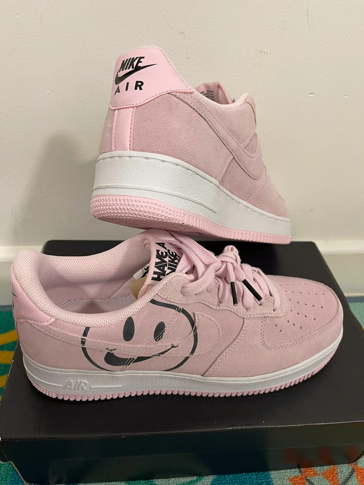 Have a nike day air clearance force pink