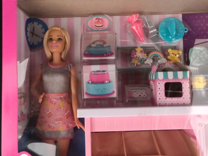 Barbie et sa pâtisserie