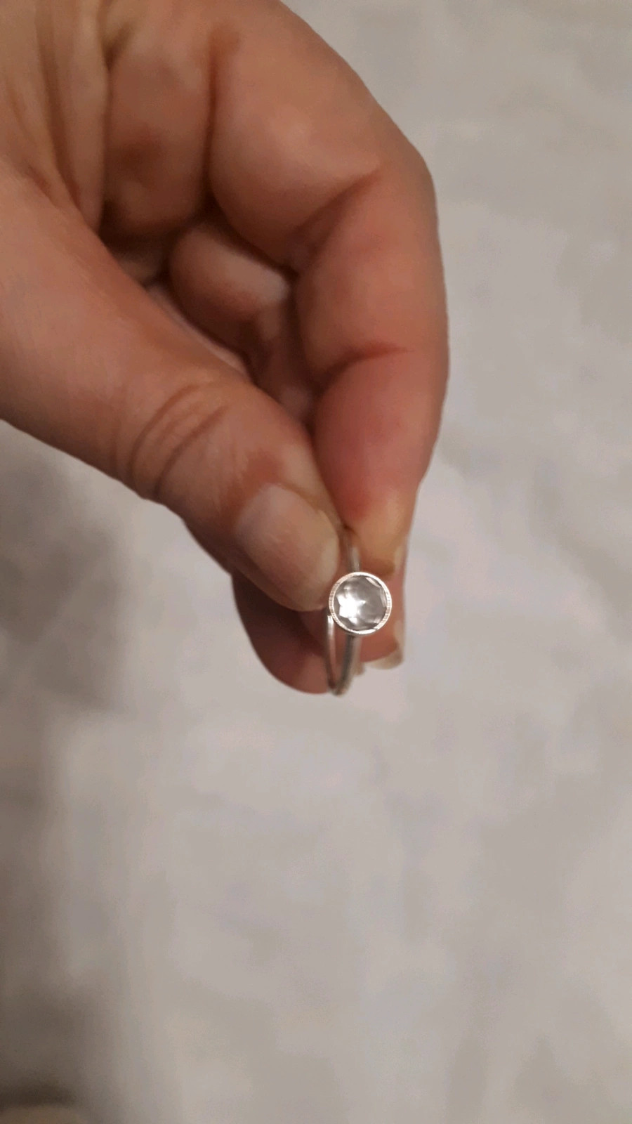 Anillo plata Pandora. Con piedra de luna. Foto de referencia interior anillo. Vinted