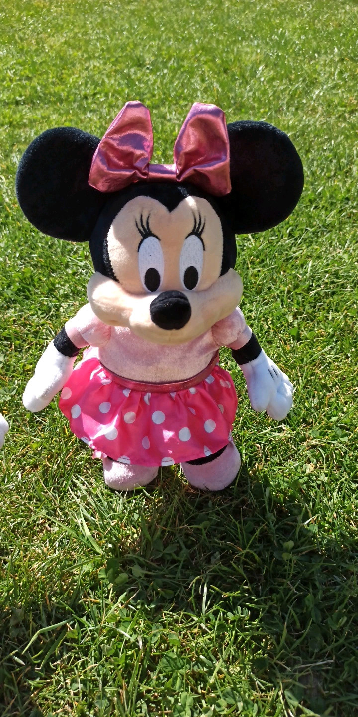 Mickey Et Minnie - Peluche interactive sonore et lumineuse Mickey 30 cm -  Peluches interactives - Rue du Commerce