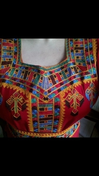 Robe kabyle rouge Vinted