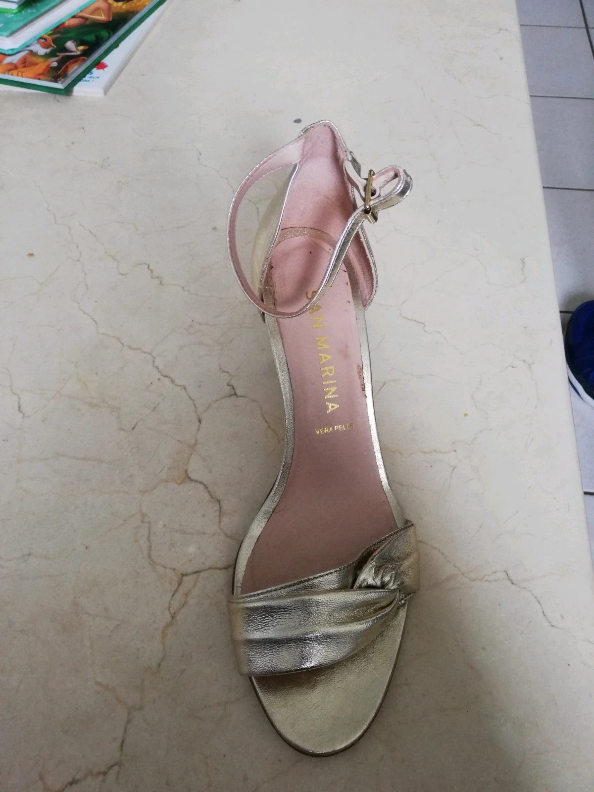 Chaussures dorées san sales marina