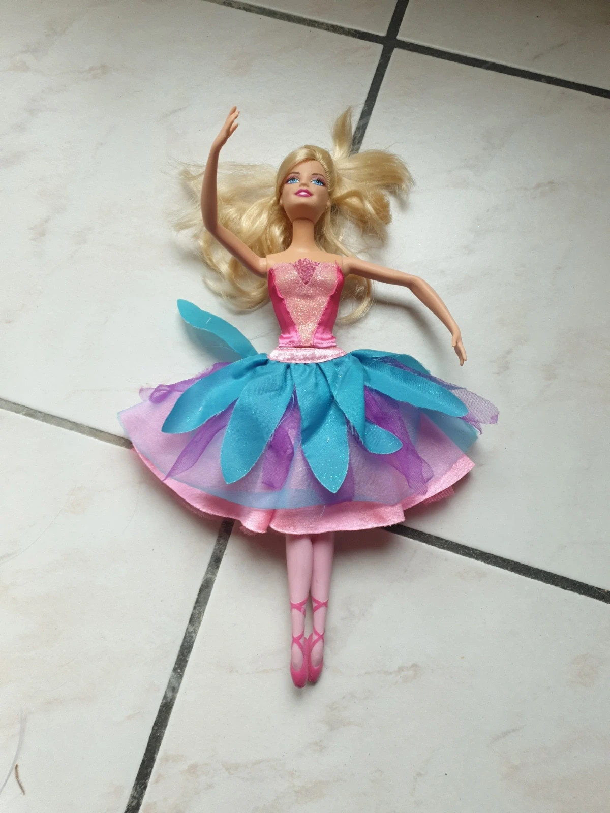 Danseuse robe Barbie  Tutu N°1  tenue Ballerine pour poupée