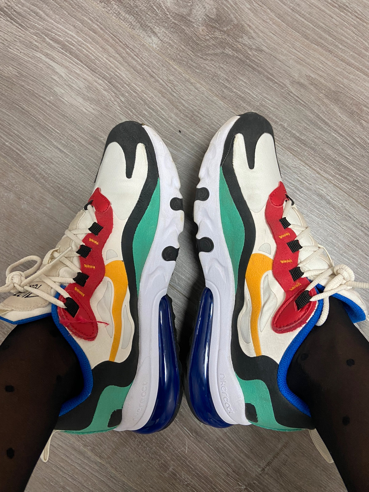 Tenis nike 270 react hotsell