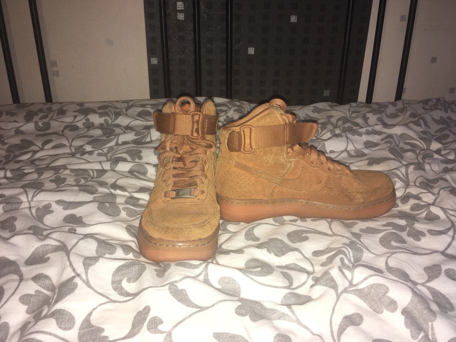 Air force beige discount daim