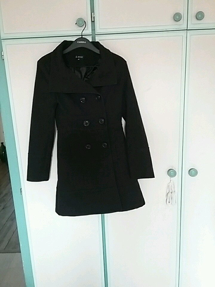 Manteau long cintre Attentif