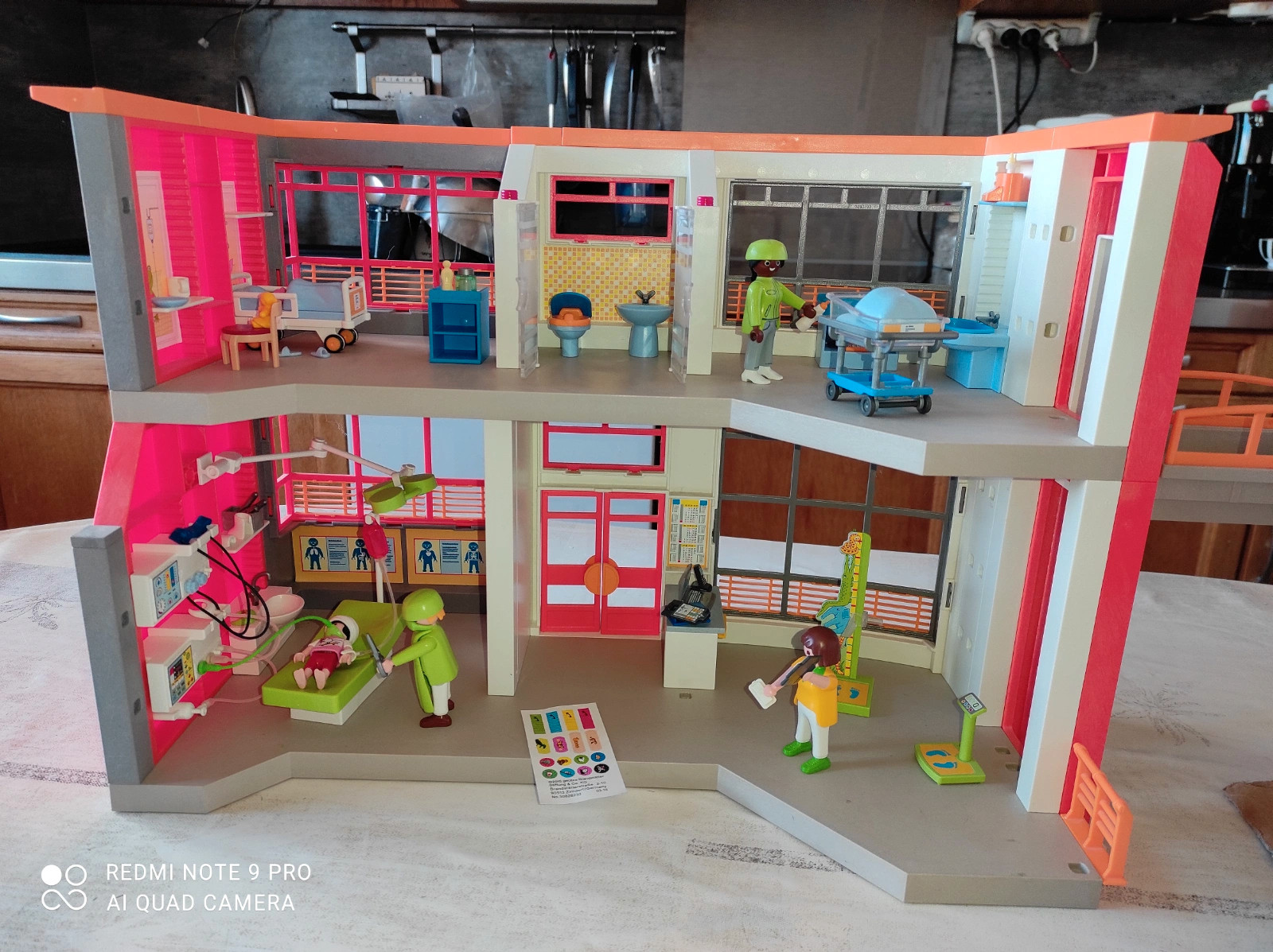 Playmobil L'hôpital pédiatrique aménagé (6657) - Construction de la gamme  City Life 