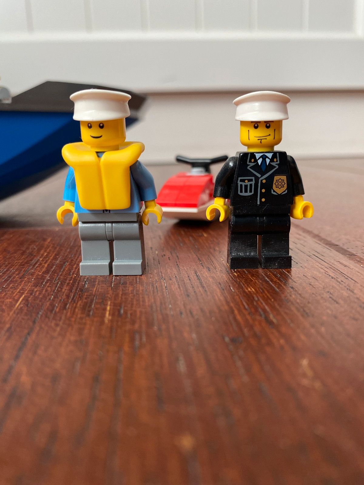 LEGO City 7287 pas cher, Le bateau de police