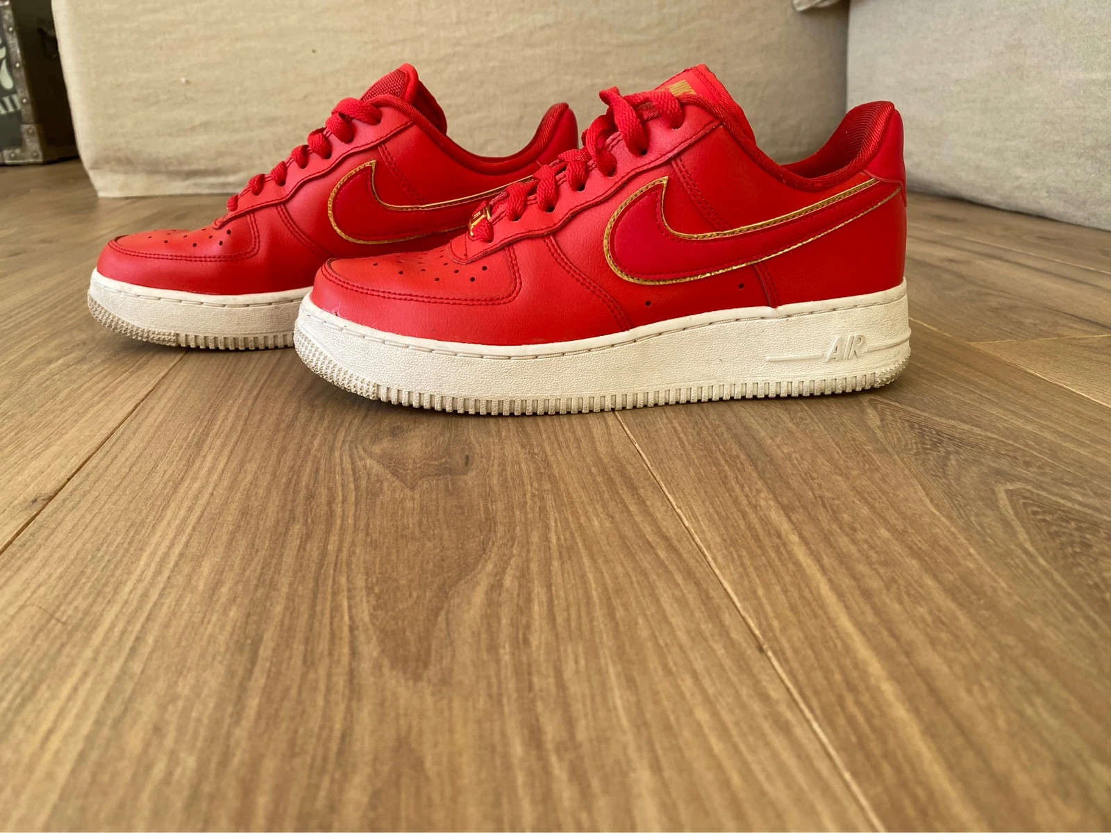 Air Force 1 rouge et or Vinted